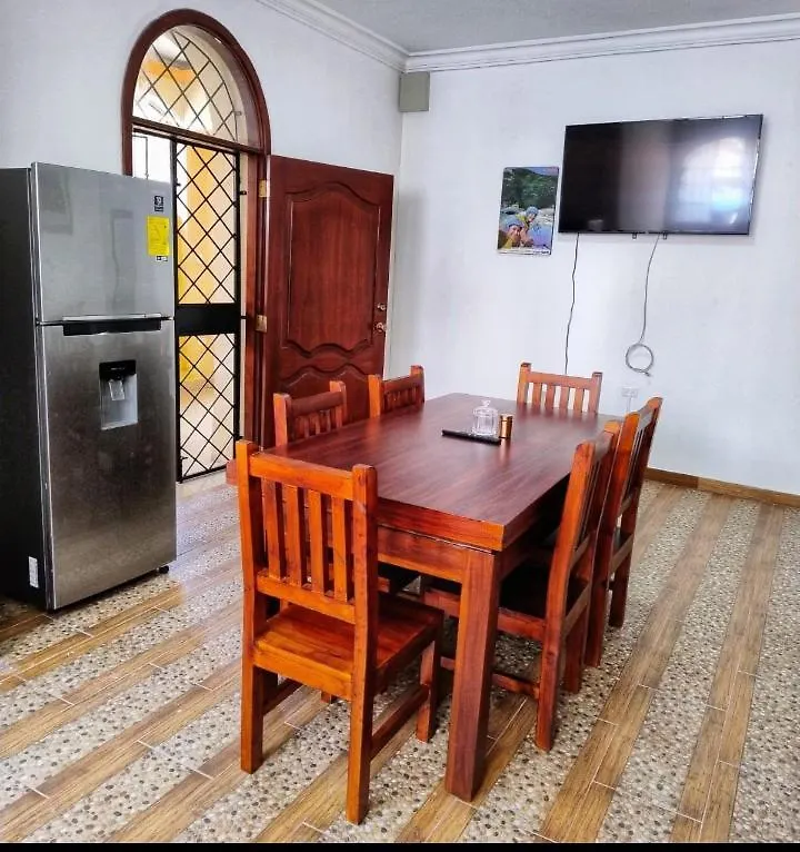 Yalconia 4 Beds Διαμέρισμα Κίτο